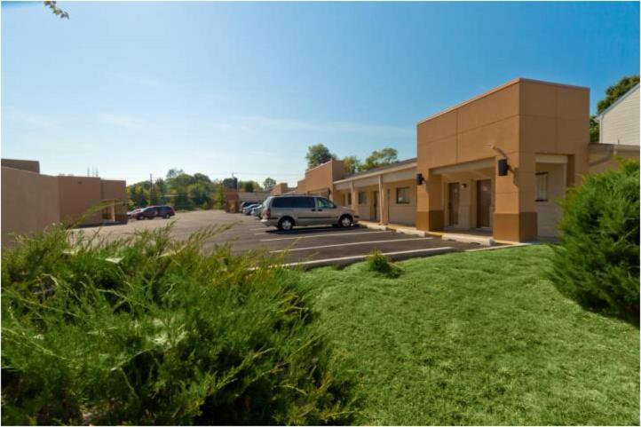 Westwood Motor Lodge 斯罗菲尔 外观 照片